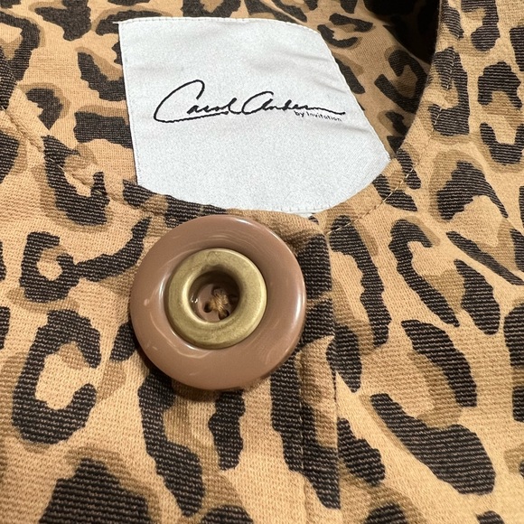 Woman’s medium CAbi cheetah coat - Picture 6 of 7